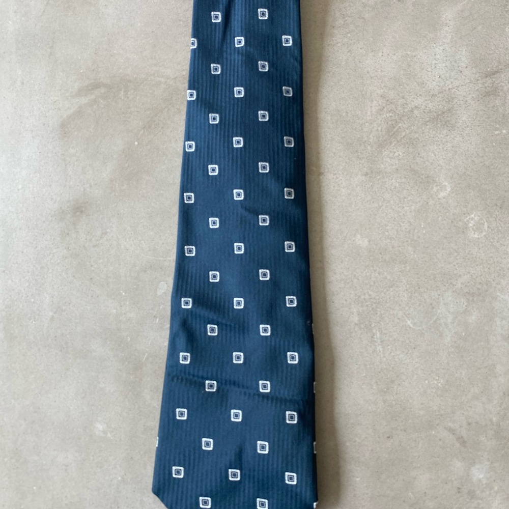 Brooks Brothers Silk Navy Blue Patterned Tie